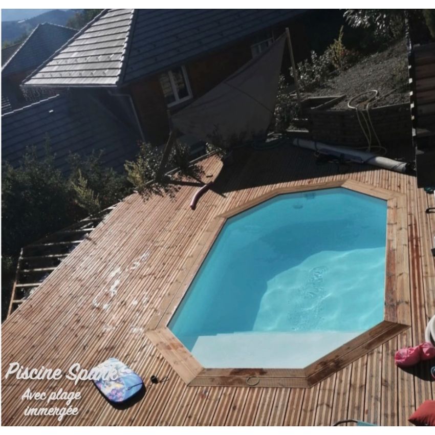 Piscine bois Lola Octogonale Allongée avec Plage Immergée + Escalier 541x336x131cm