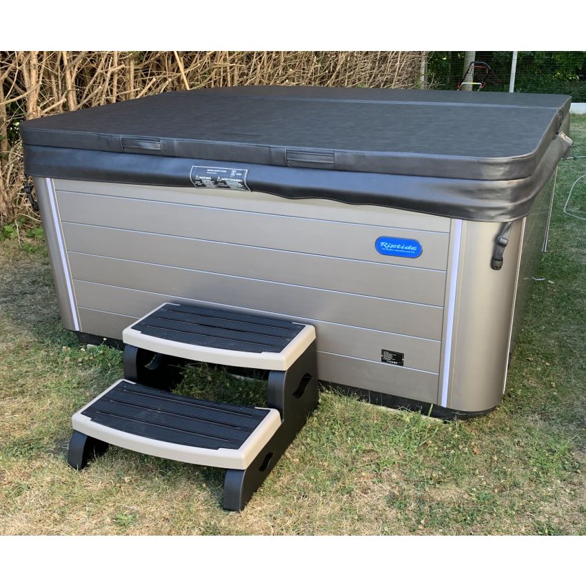 Spa Acrylique Carré SPARK 5 Places 200x82cm